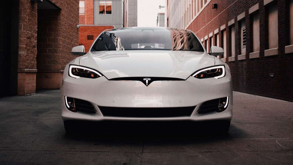 В Німеччині заборонять вільне пересування автомобілів Tesla